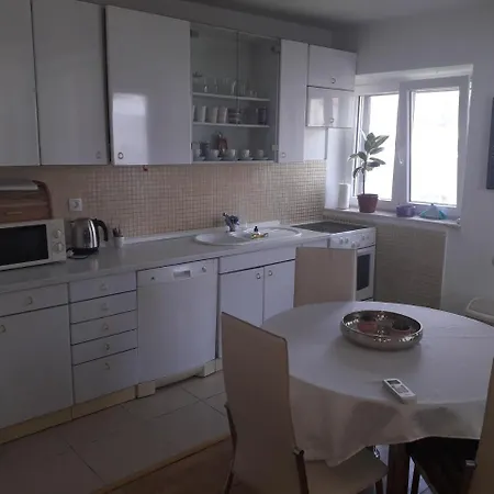 Διαμέρισμα Sanja *